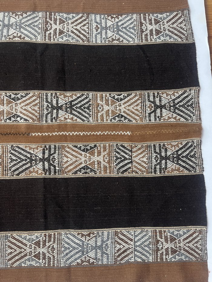 Soft Alpaca Mesa with Ch'unchu Symbols / 100% Natural - Image 4