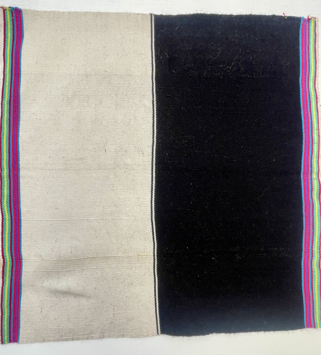 Large Unkuna Cloth of 2 Colors - Image 3