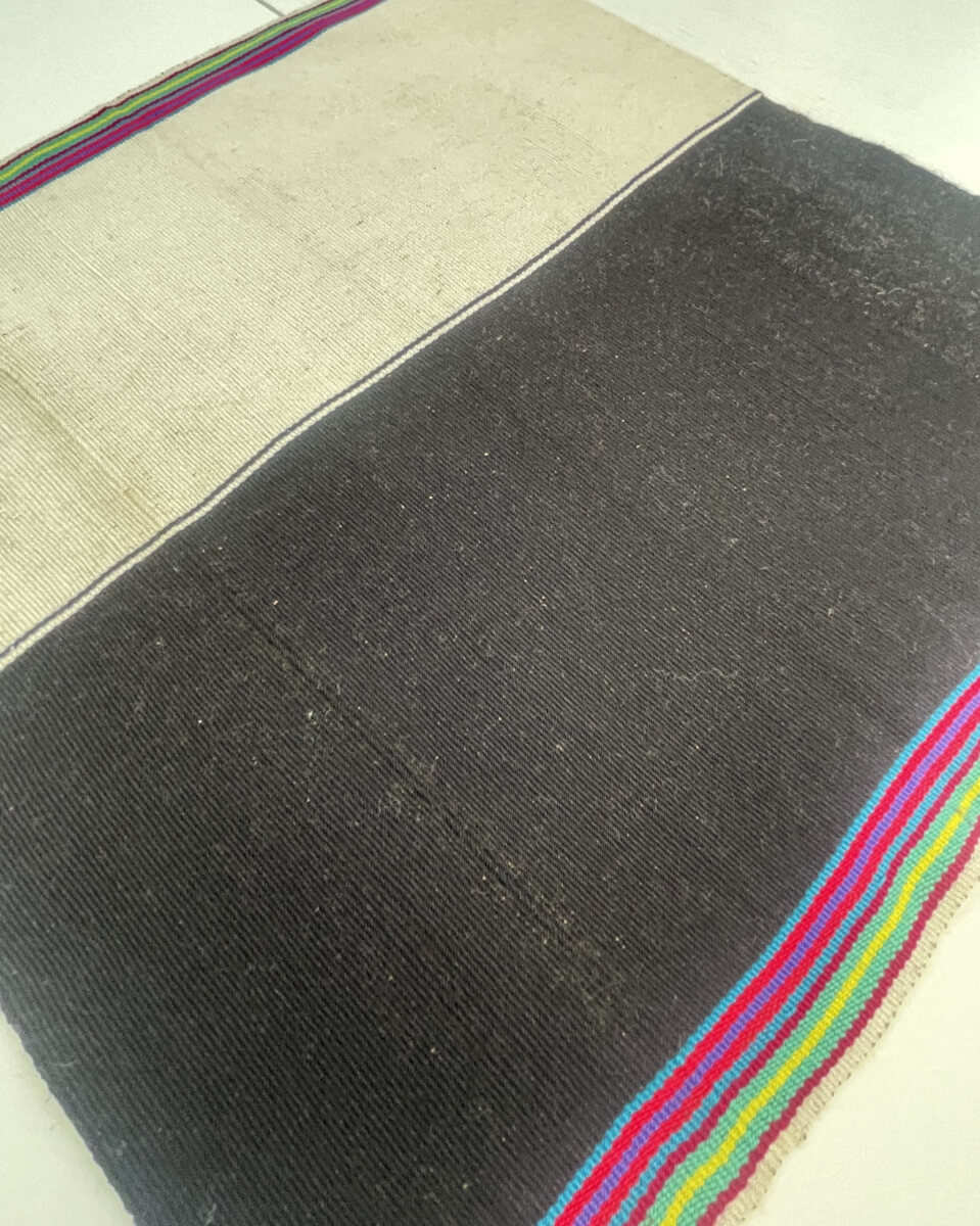 Large Unkuna Cloth of 2 Colors - Image 4