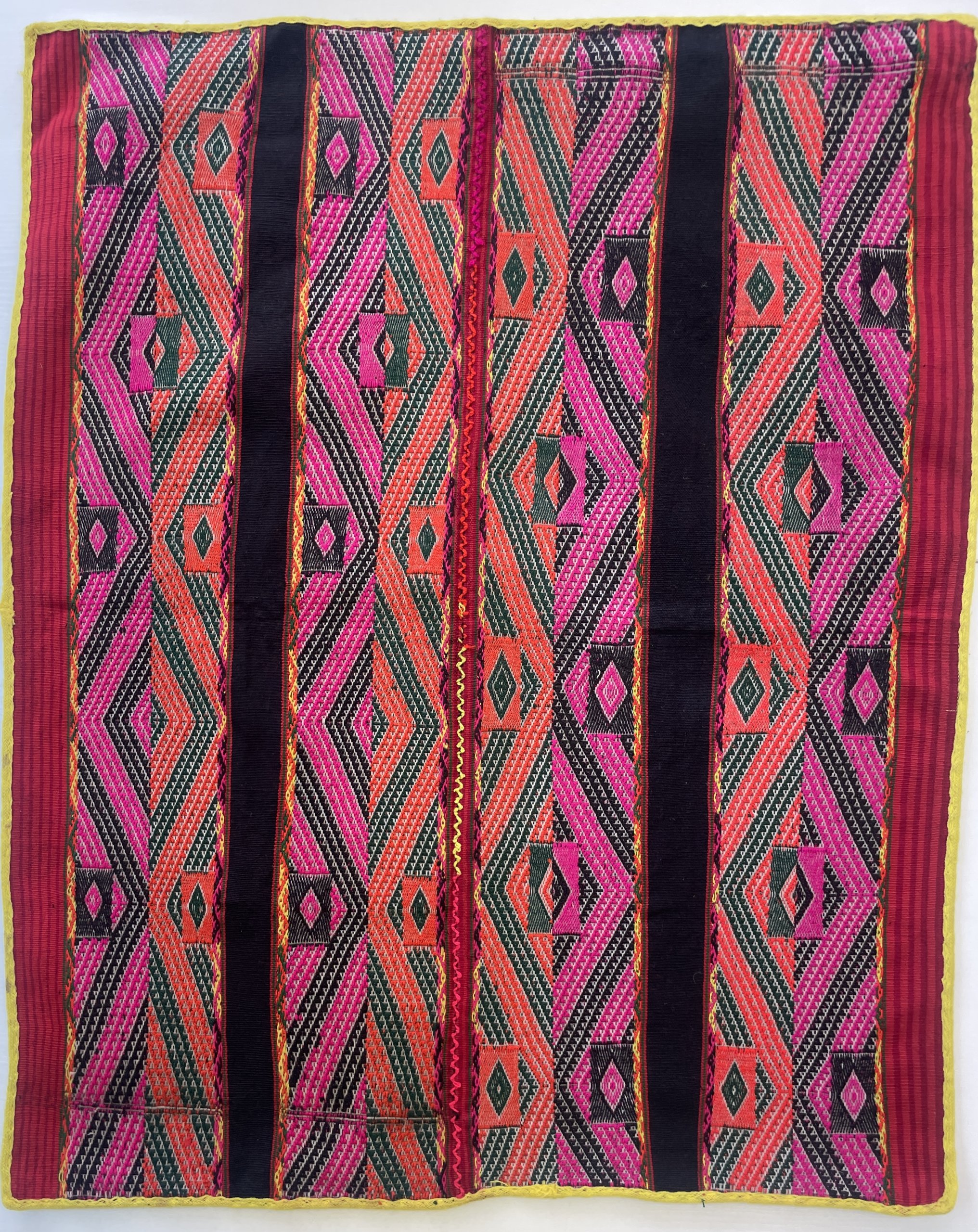 Bright Lliklla/ Large Mestana with Inti Motif