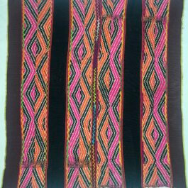 Cocha Motif Mestana / Classic Lliklla