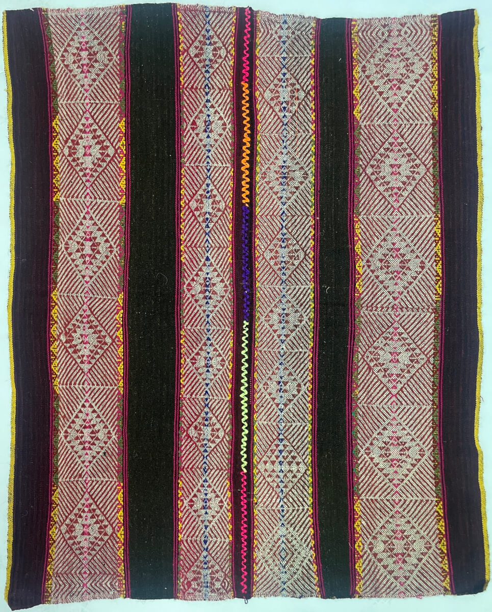 Stunning Saqas T'ika Mesa / Alpaca Natural Dyes