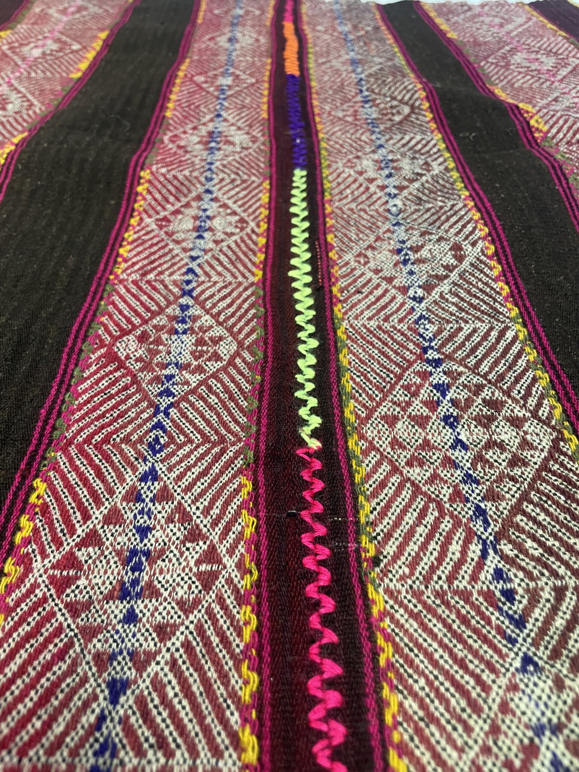 Stunning Saqas T'ika Mesa / Alpaca Natural Dyes - Image 2